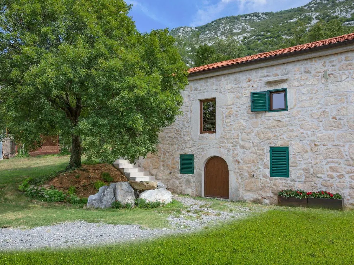 Holiday Home Villa Matija By Interhome Drivenik