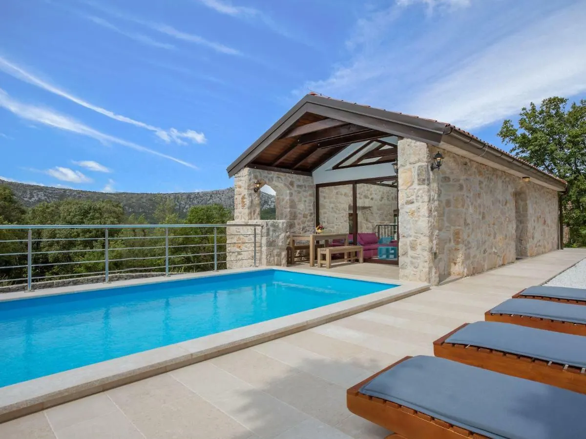 Holiday Home Villa Matija By Interhome Drivenik