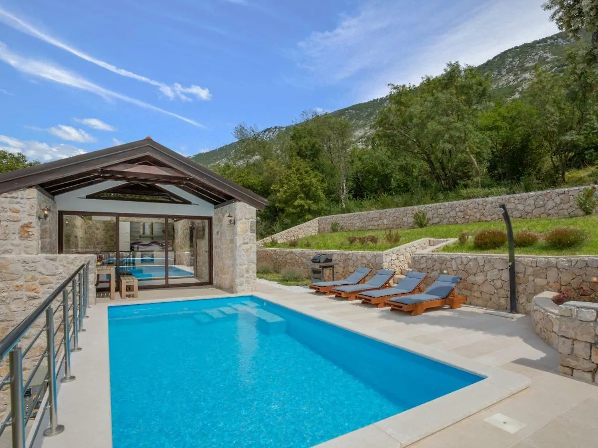 Holiday Home Villa Matija By Interhome Drivenik Kroatië