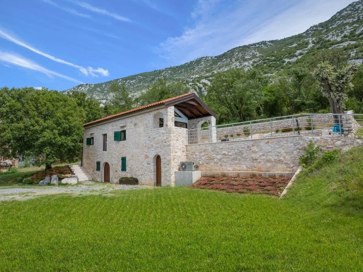 Holiday Home Villa Matija By Interhome Drivenik